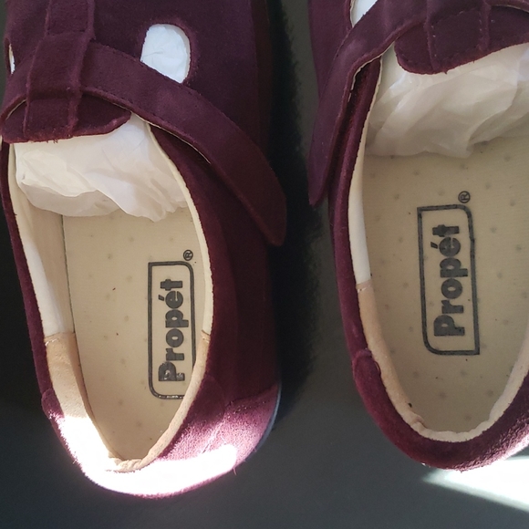 Comfortable walking shoes - Picture 2 of 3